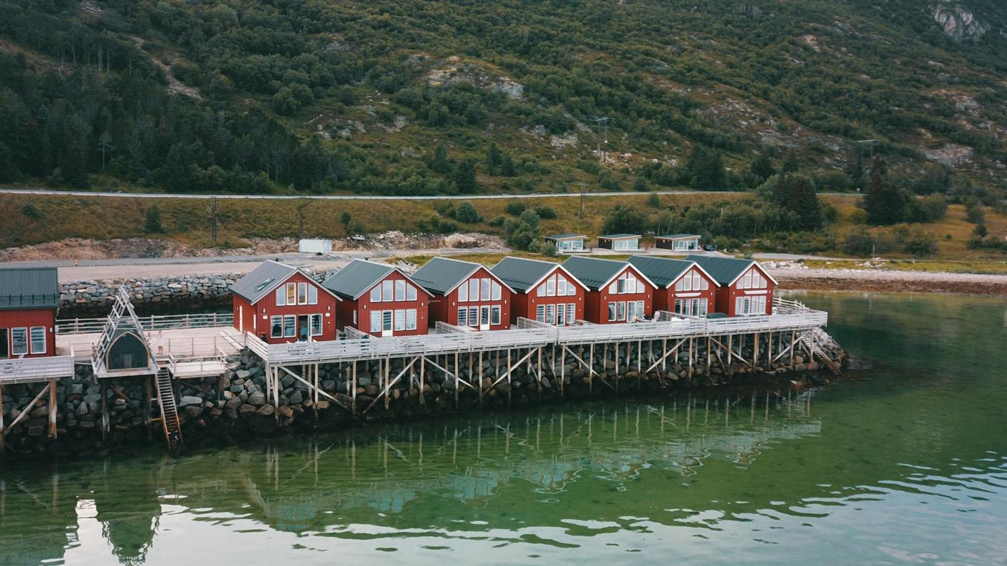 Molobua, Fantastic Place By The Sea Leknes Eksteriør billede
